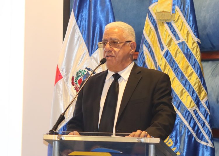 doctor Severo Mercedes, jefe de la Residencia Nacional de Cirugía Plástica Reconstructiva y Estética