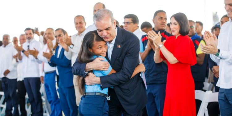 Abinader año escolar