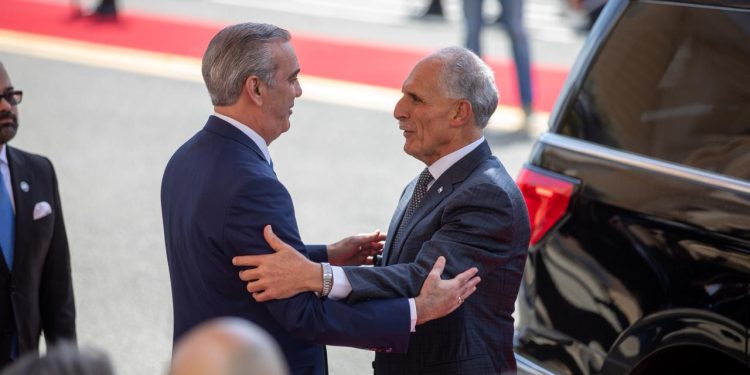 Abinader y presidente de Hondura