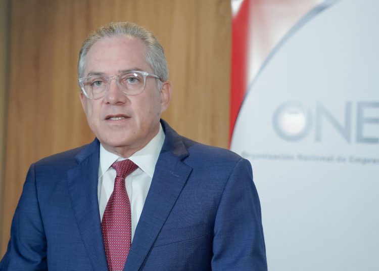 Ernesto Martínez, presidente de la ONEC