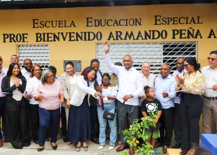 Escuela especial en Baní