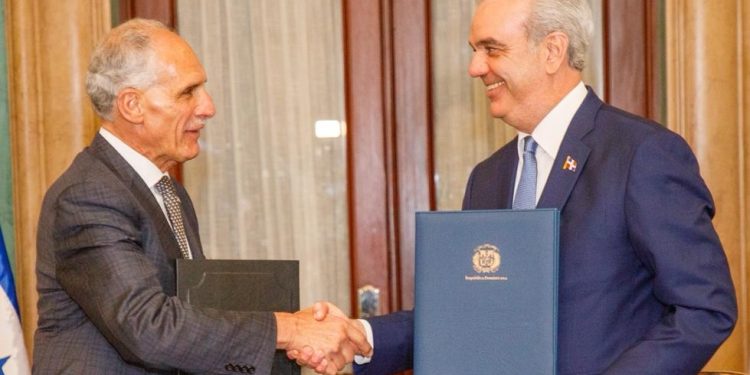 Nasry Asfura y Luis abinader