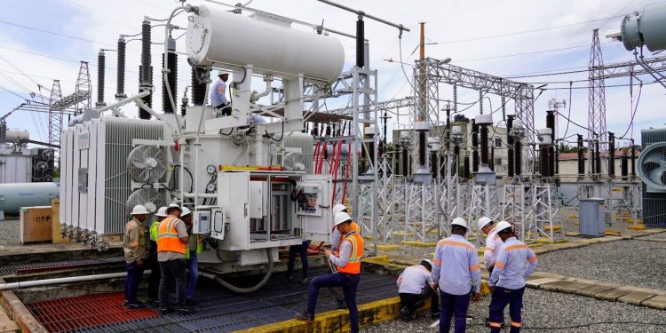trabajos en subestación eléctrica