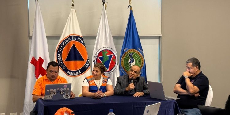 Director Defensa Civil participa en taller regional