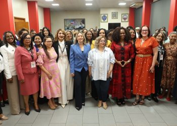 Durante la jornada también concluyó el Curso de Alto Nivel para Mujeres Rurales Aspirantes a una Candidatura Electoral “Milagros Ortiz Bosch”, organizado por la CIMOEA con el (1)