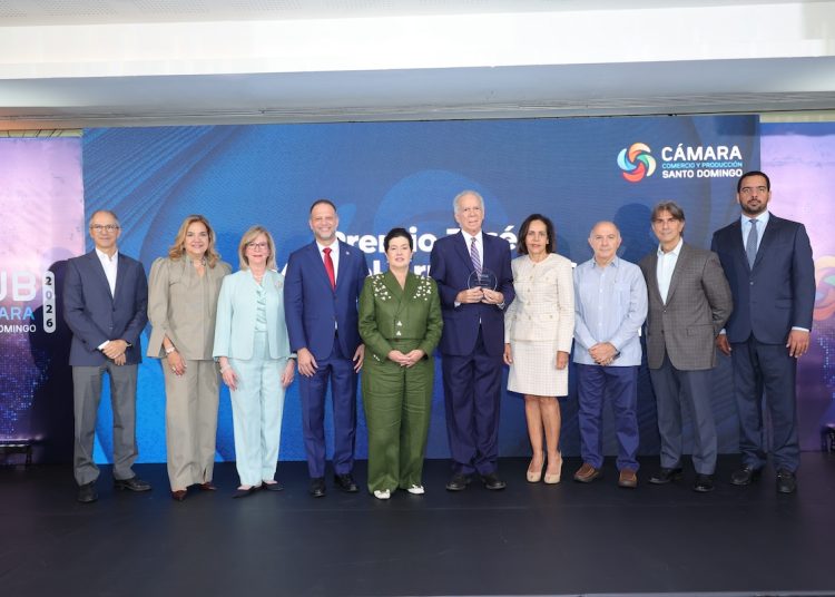 Entrega del Premio José Manuel Armenteros a Marcos Troncoso