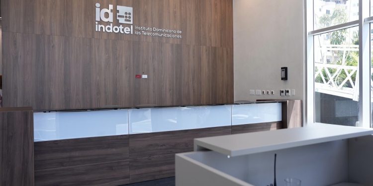 Fachada del Instituto Dominicano de las Telecomuicaciones