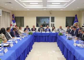 Senado y autoridades