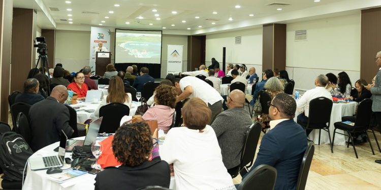 Público que asistió al Primer Foro de Periodismo Turístico organizado por Adompretur.