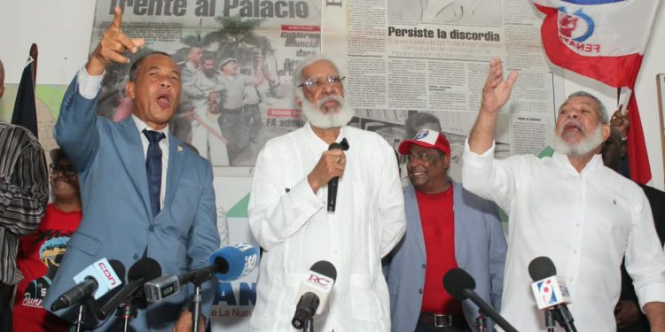 Antonio Brito, Juan Hubieres y Victor Mejía