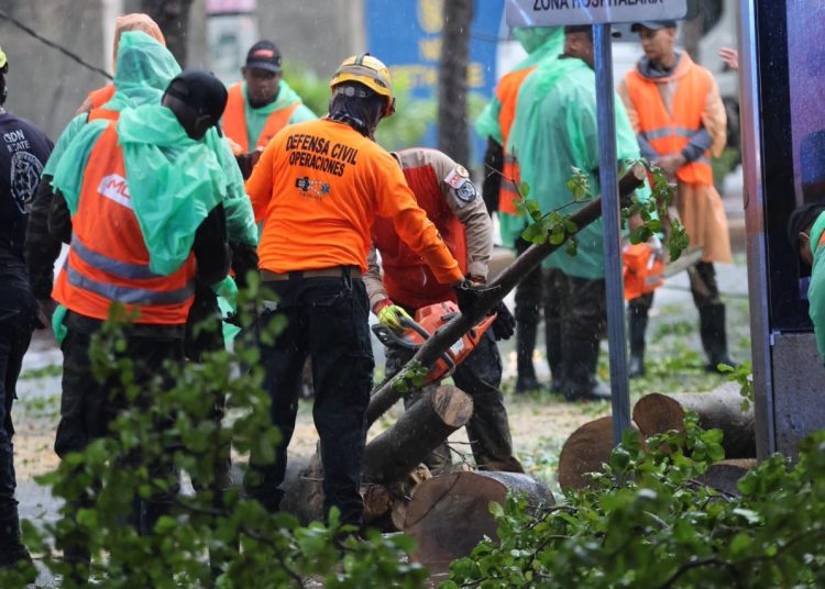 Defensa Civil en las calles