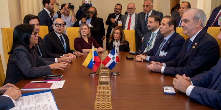 Delcy Rodriguez y Luis abinader