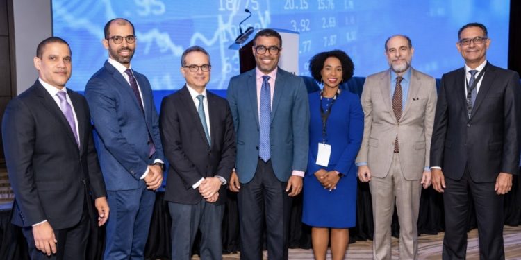 Didier Ogando, Víctor Reyes y Miguel Collado, Raúl Herández, Ana Julia Sierra, José Luis De Ramón, Jaime Aristy Escuder
