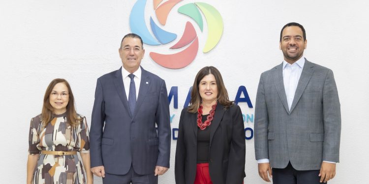 Fabeth Martínez, Juan Manuel Martín de Oliva, Lucile Houellemont y Fantino Polanco