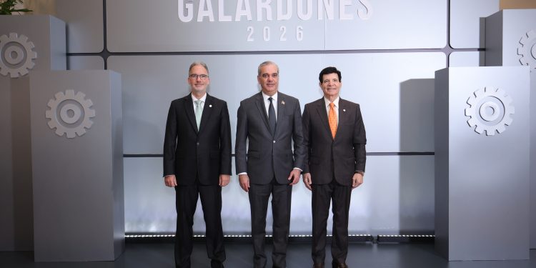 Galardones Industriales 2026 con Abinader (1) (1)