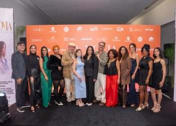 Parte del elenco de La Novia del Atlantico