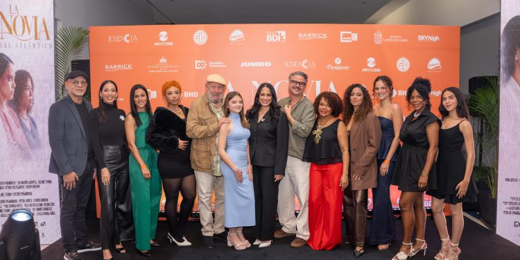 Parte del elenco de La Novia del Atlantico