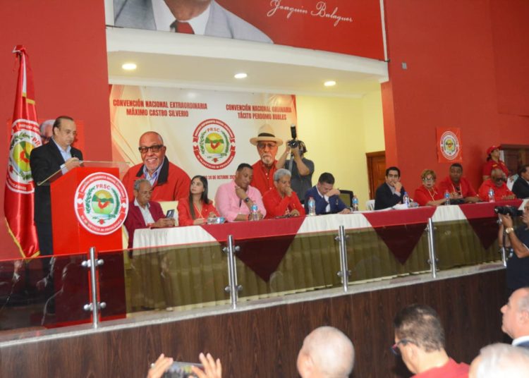 Quique Antún habla en la Convención Nacional Ordinaria celebrada este sábado.